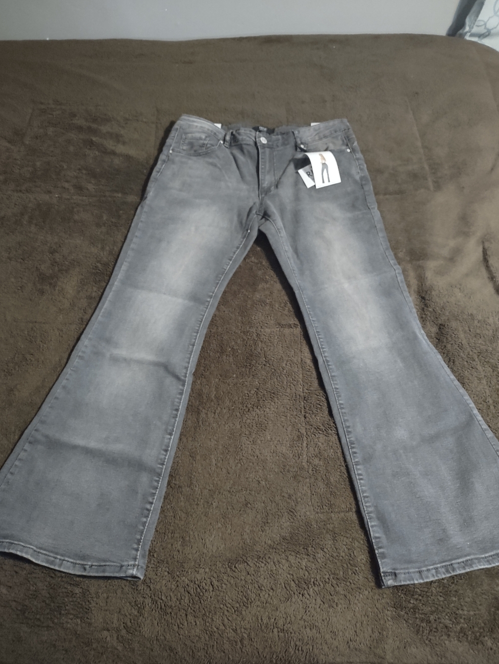 Rise Supply & Co Gray Flared Jeans - Gray Faded Wash/Size 17 (Women)/NWT